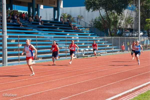 100m (W45): Laura Leticia Saueressig Yamada estabeleceu nova marca com tempo de 14,04s.
